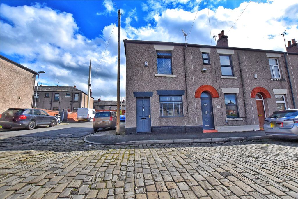 Property photo 1 of 16 Front External