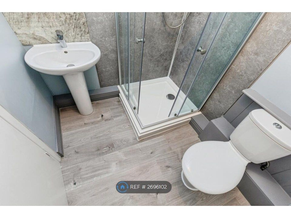 Property photo 2 of 9 Shower Room