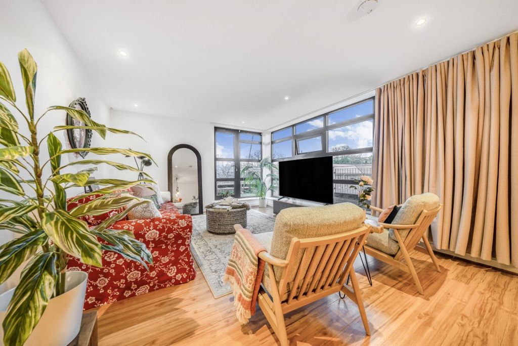 Property photo 2 of 16 1222056 (2)