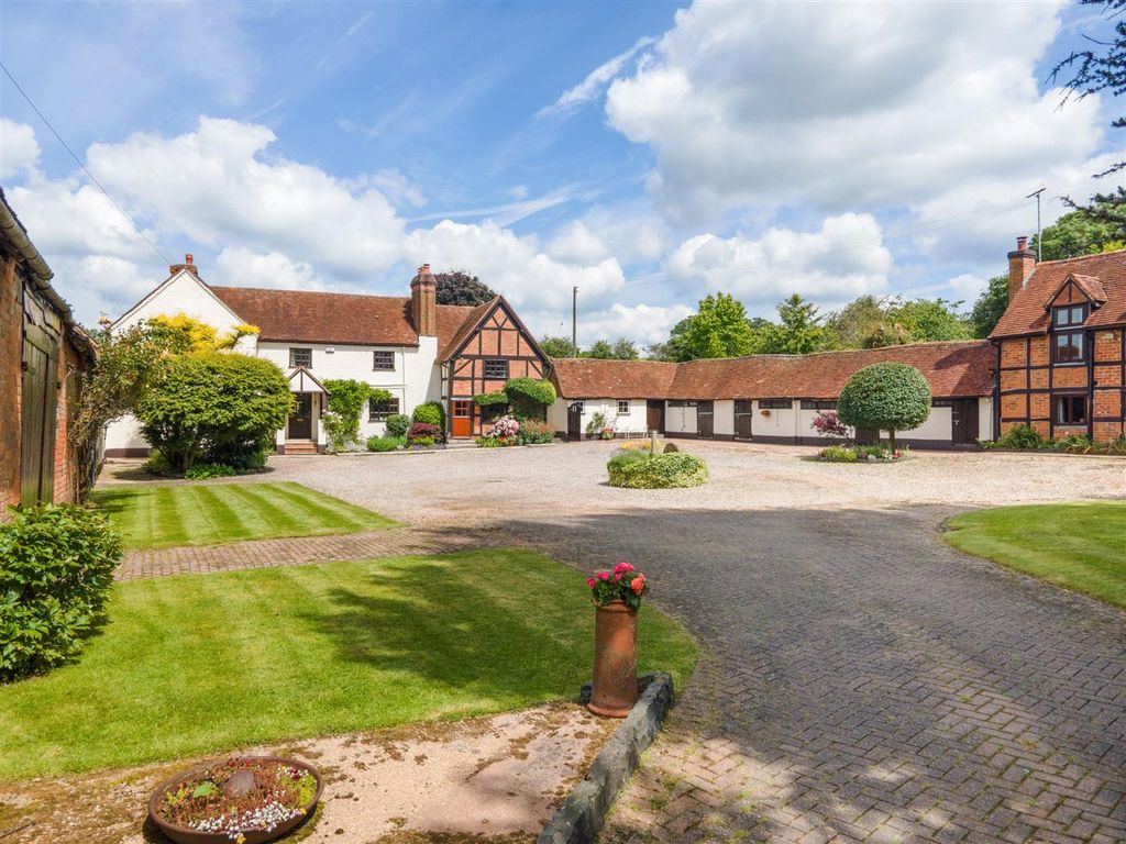 Property photo 1 of 50 Greenhill Farm_2.Jpg