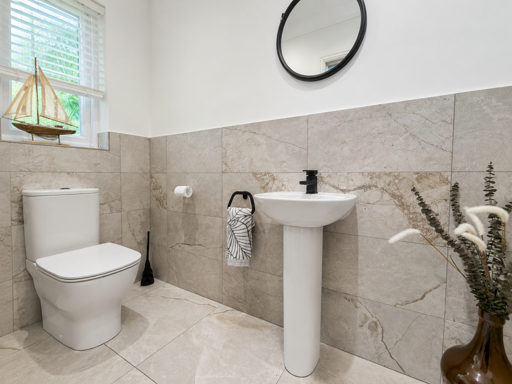 Property photo 3 of 43