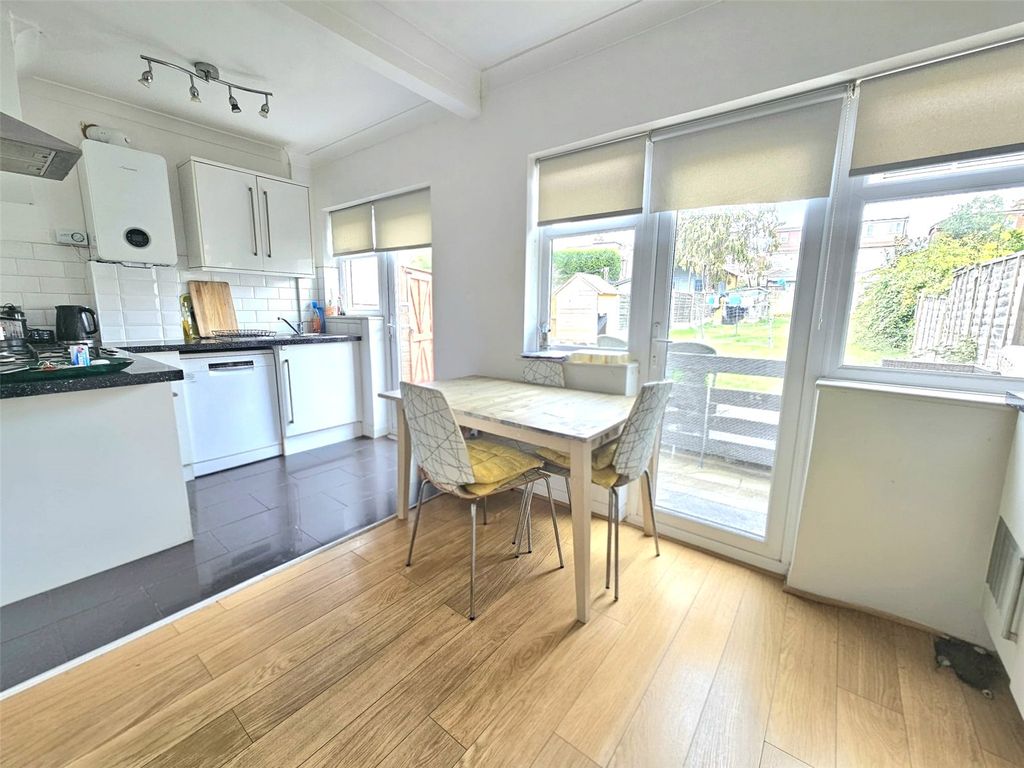 Property photo 3 of 11 Picture No. 17