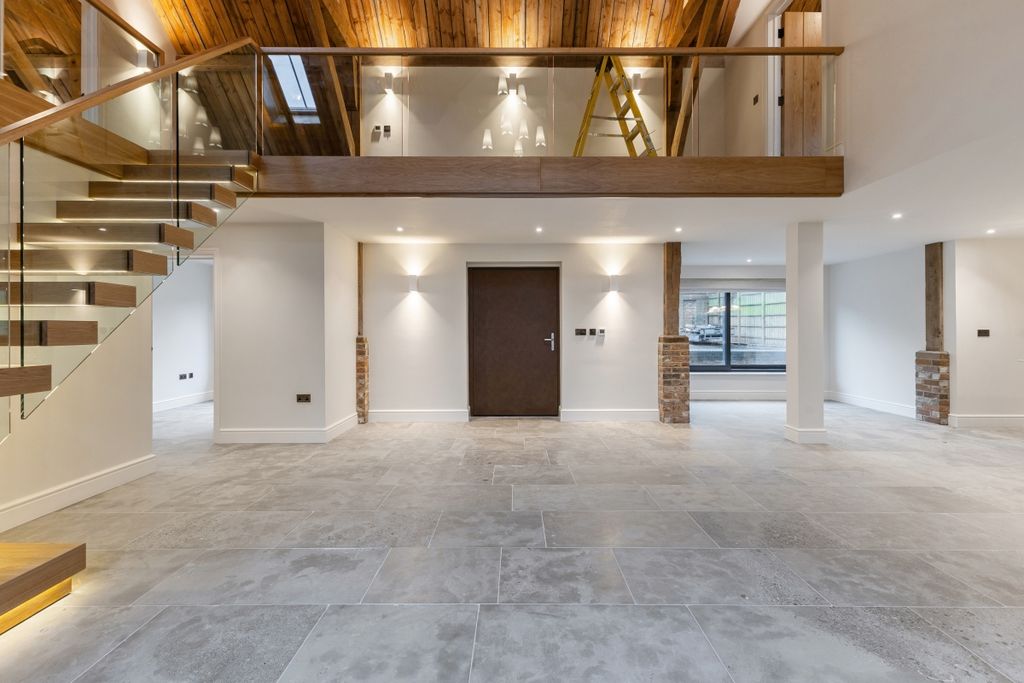 Property photo 3 of 20 2