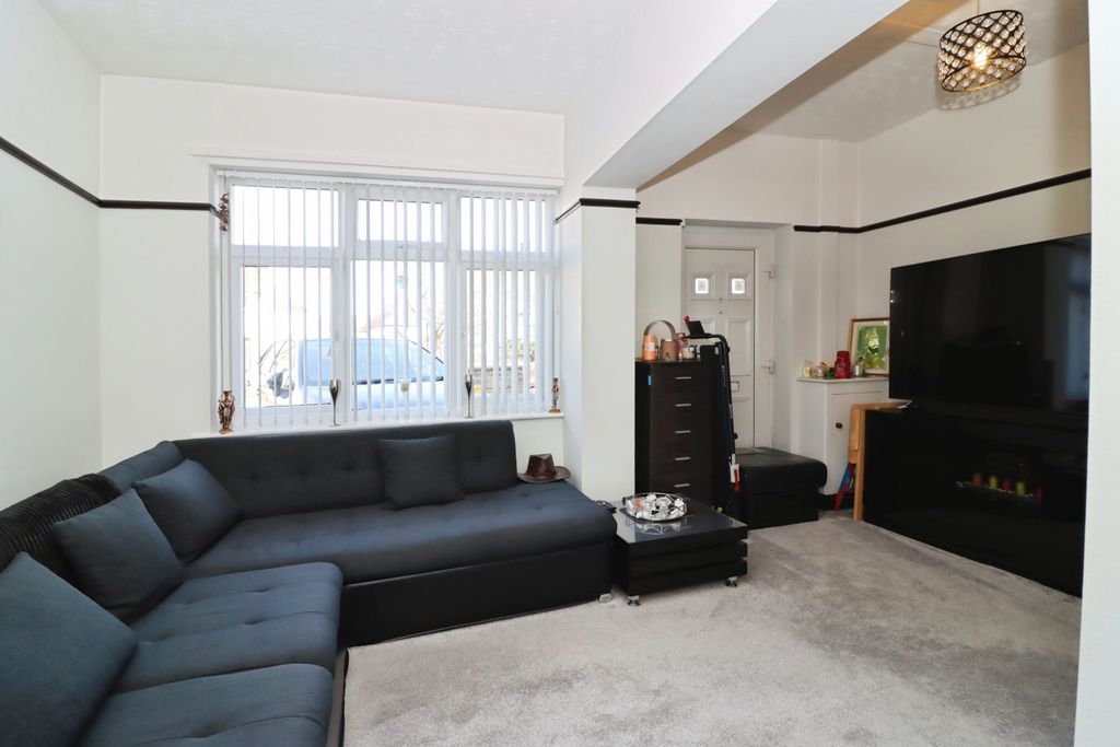 Property photo 3 of 15