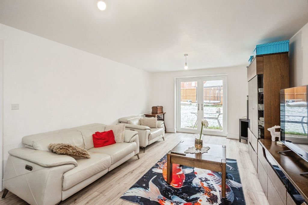 Property photo 3 of 19