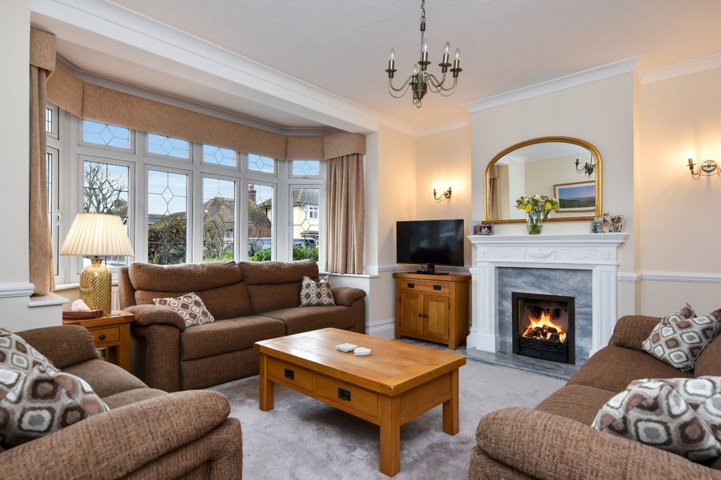 Property photo 2 of 44 Picture No. 10