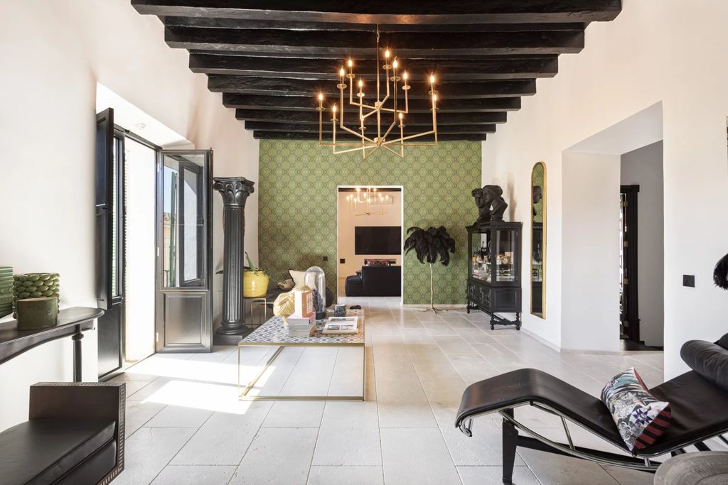 Property photo 1 of 1