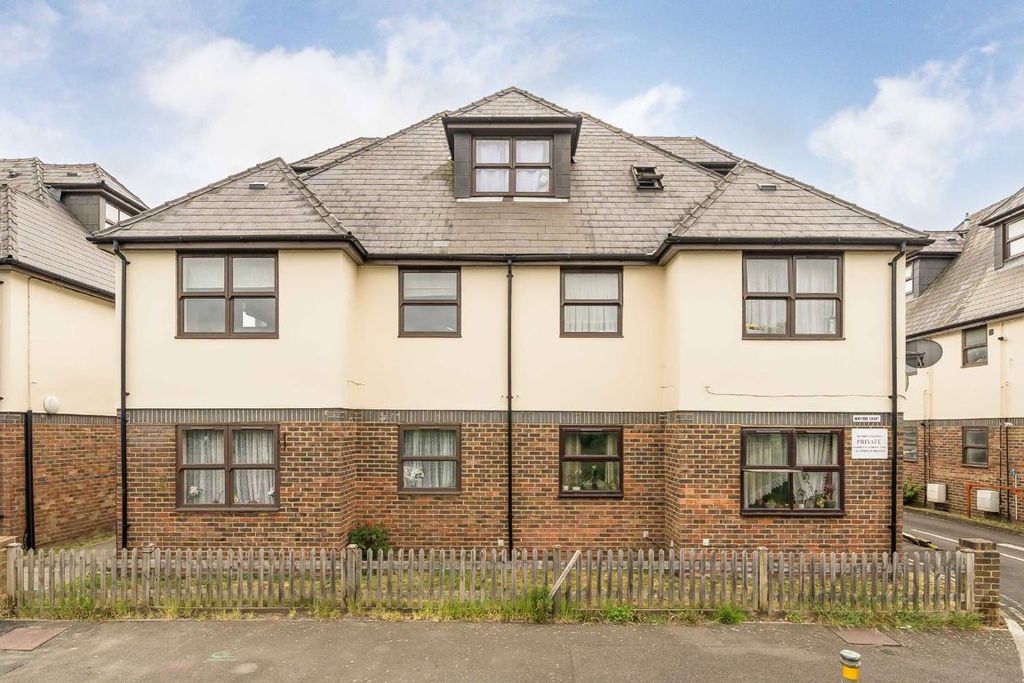 Property photo 1 of 6