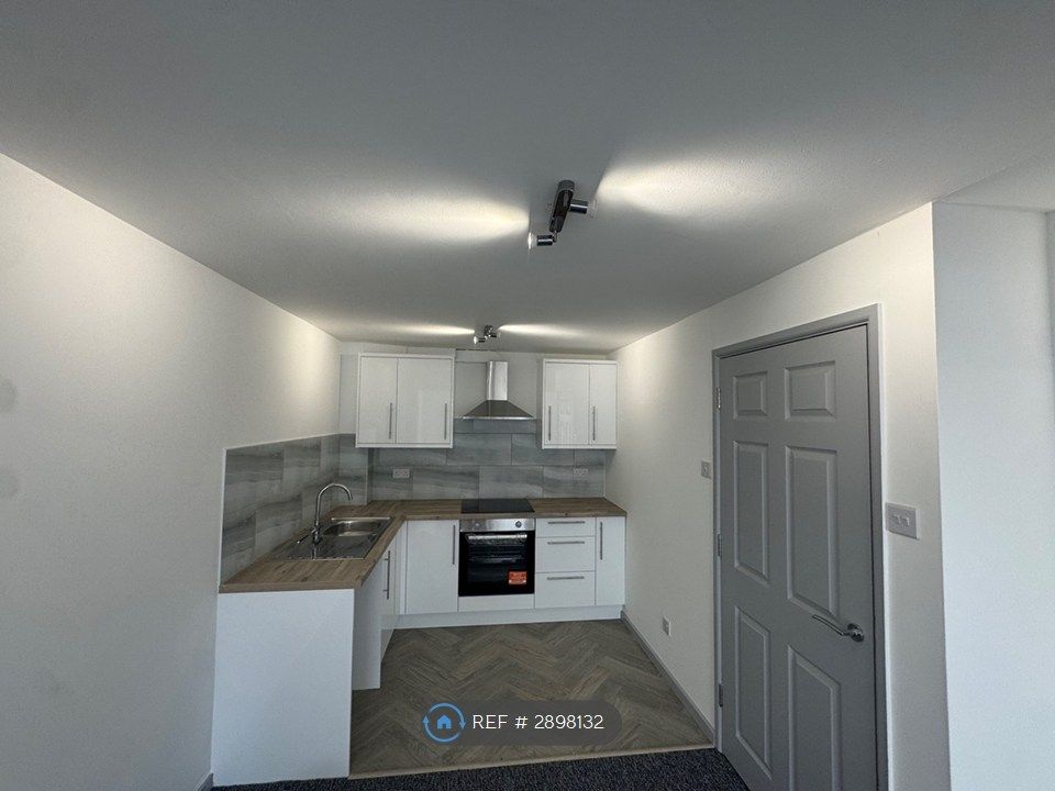Property photo 2 of 14 Kitchen