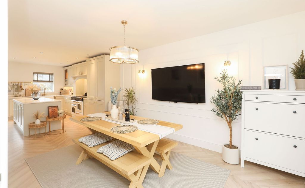 Property photo 2 of 38