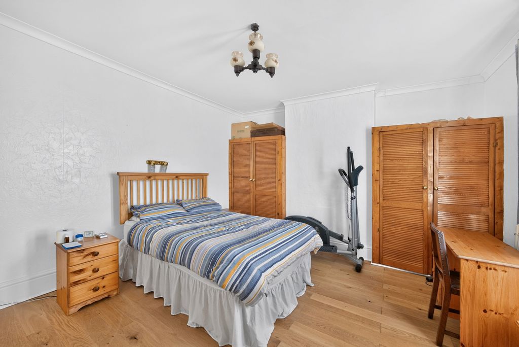 Property photo 3 of 16 Pbox-Img.Jpg