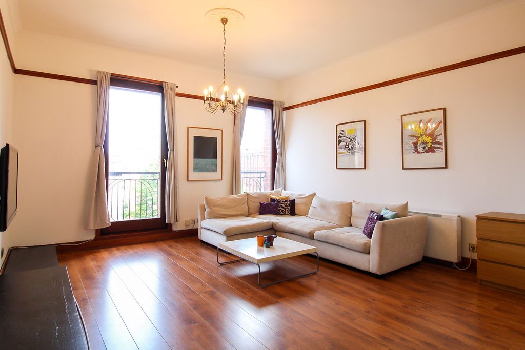 Property photo 1 of 17 Living Room