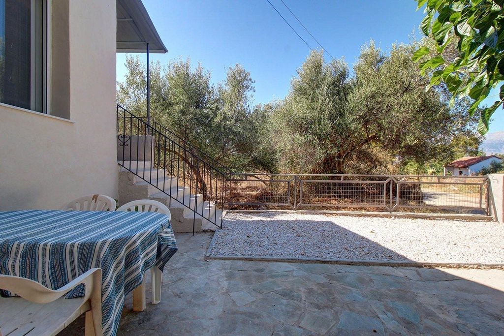 Property photo 2 of 32