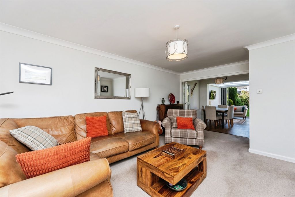 Property photo 2 of 21