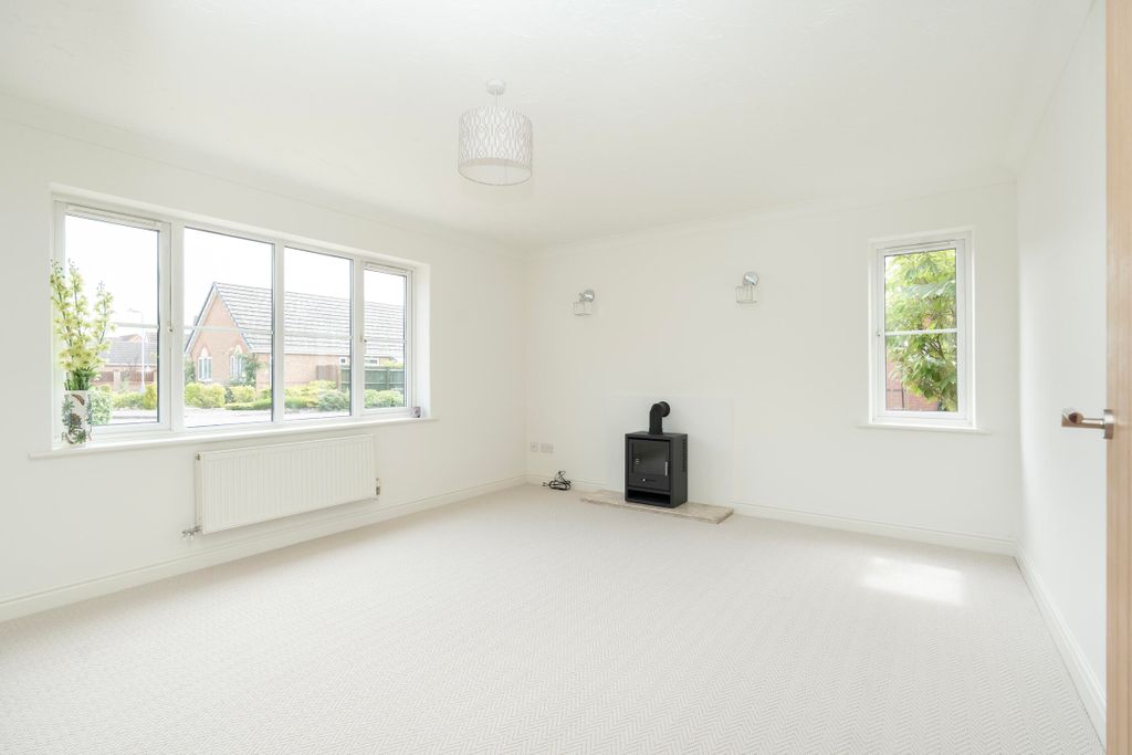 Property photo 2 of 29