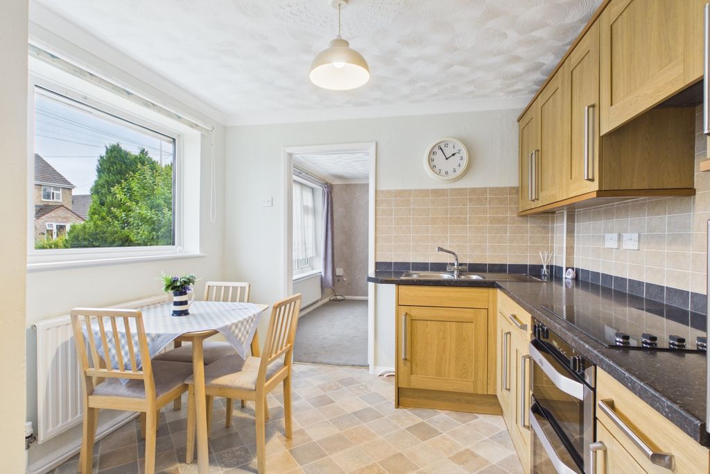 Property photo 2 of 12 Kitchen