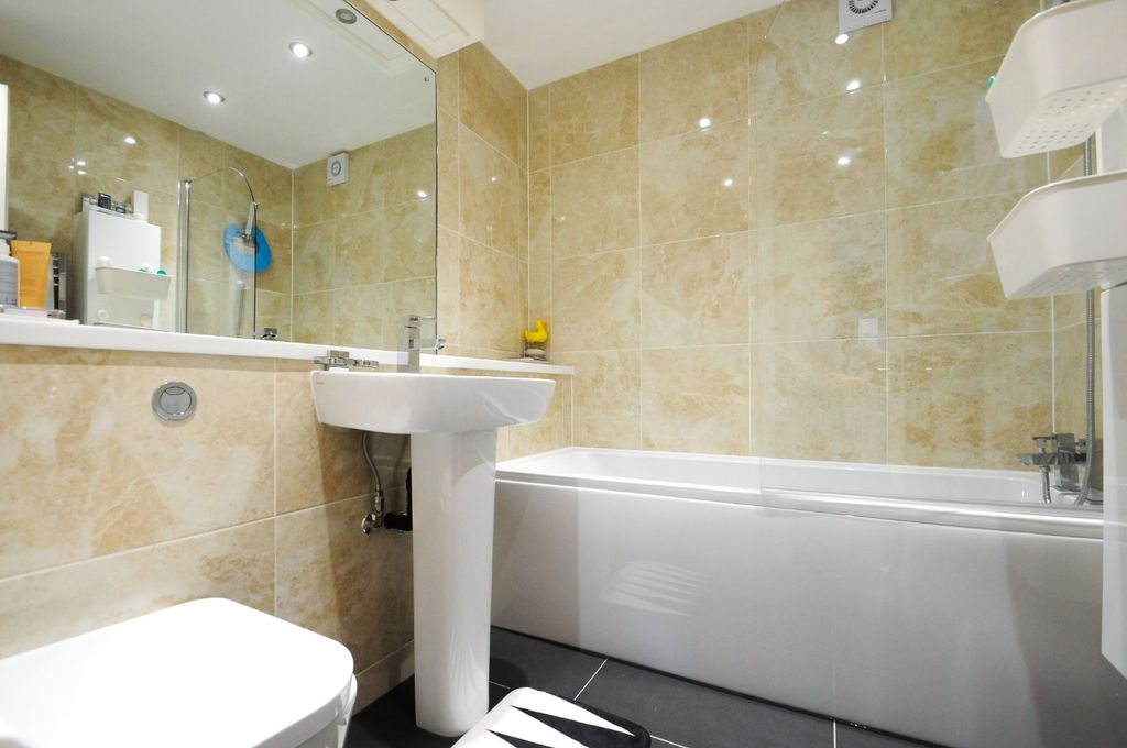 Property photo 3 of 8 Picture No. 05