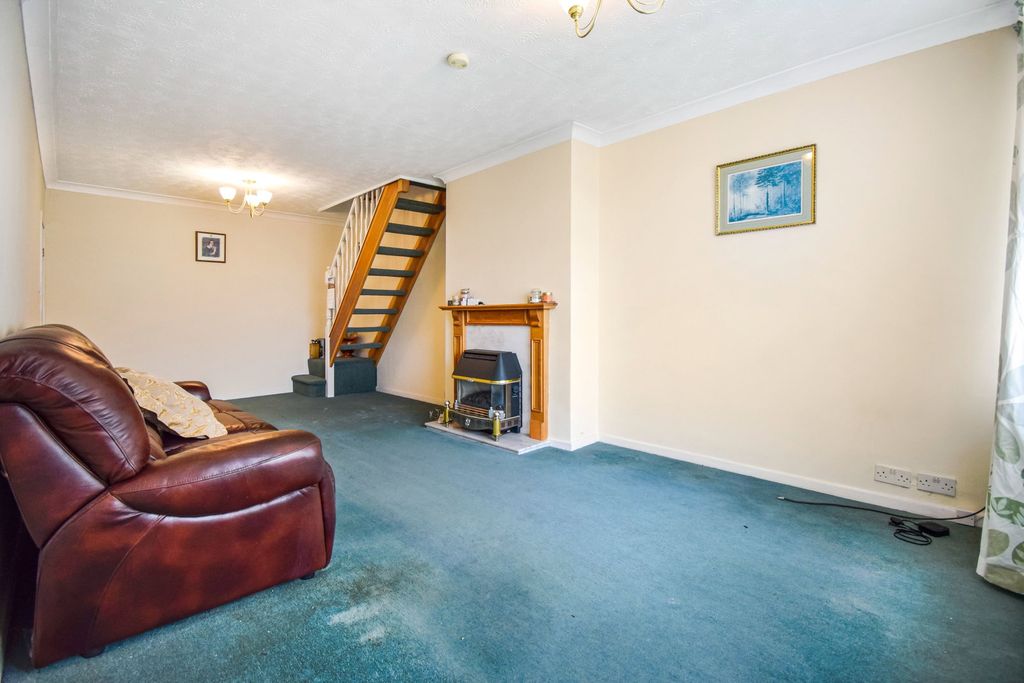 Property photo 3 of 12