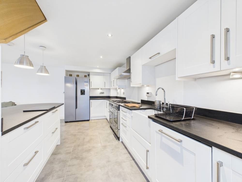 Property photo 2 of 10 Cam03062G0-Pr0134-Still003-Thumbnail-H750-70