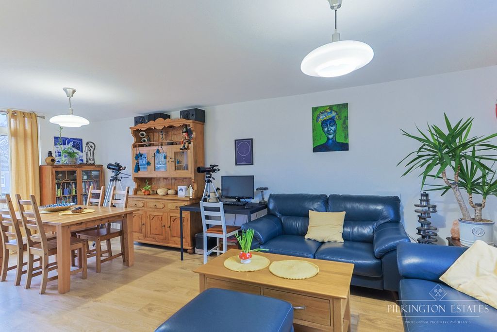 Property photo 3 of 14 4759105