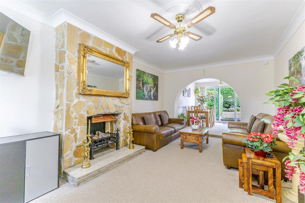 Property photo 3 of 21