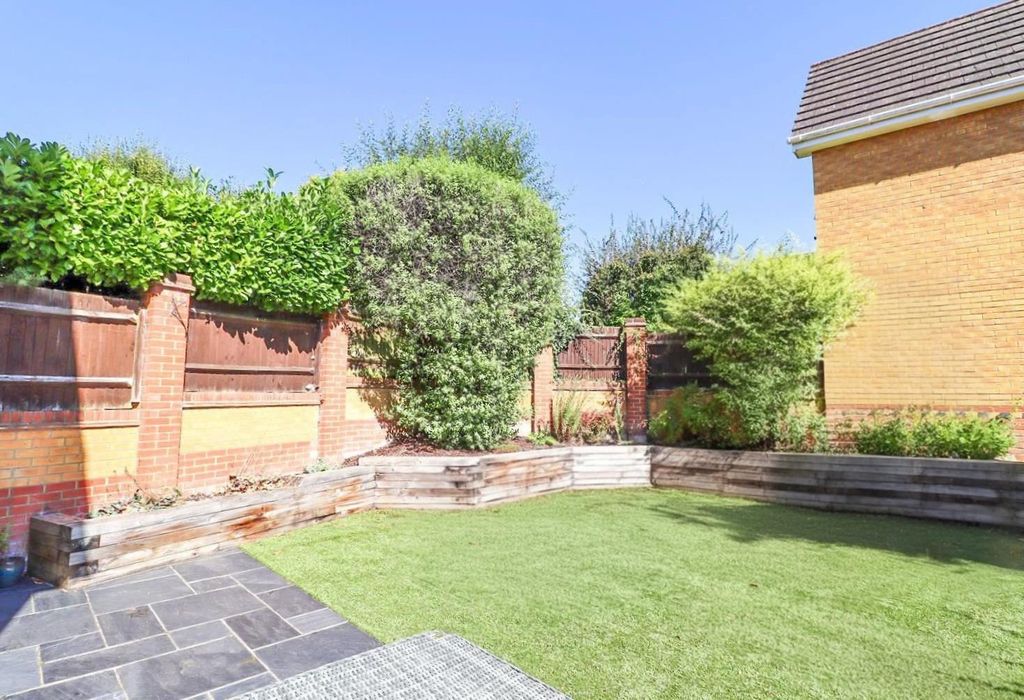 Property photo 2 of 21 Garden