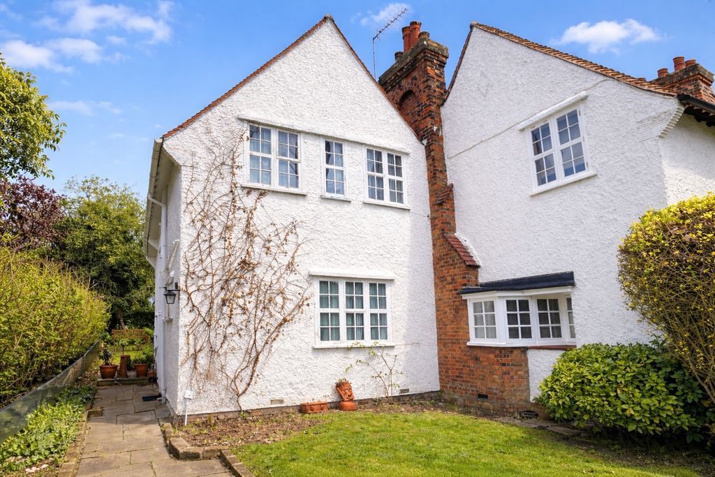 Property photo 1 of 11 Photo 12