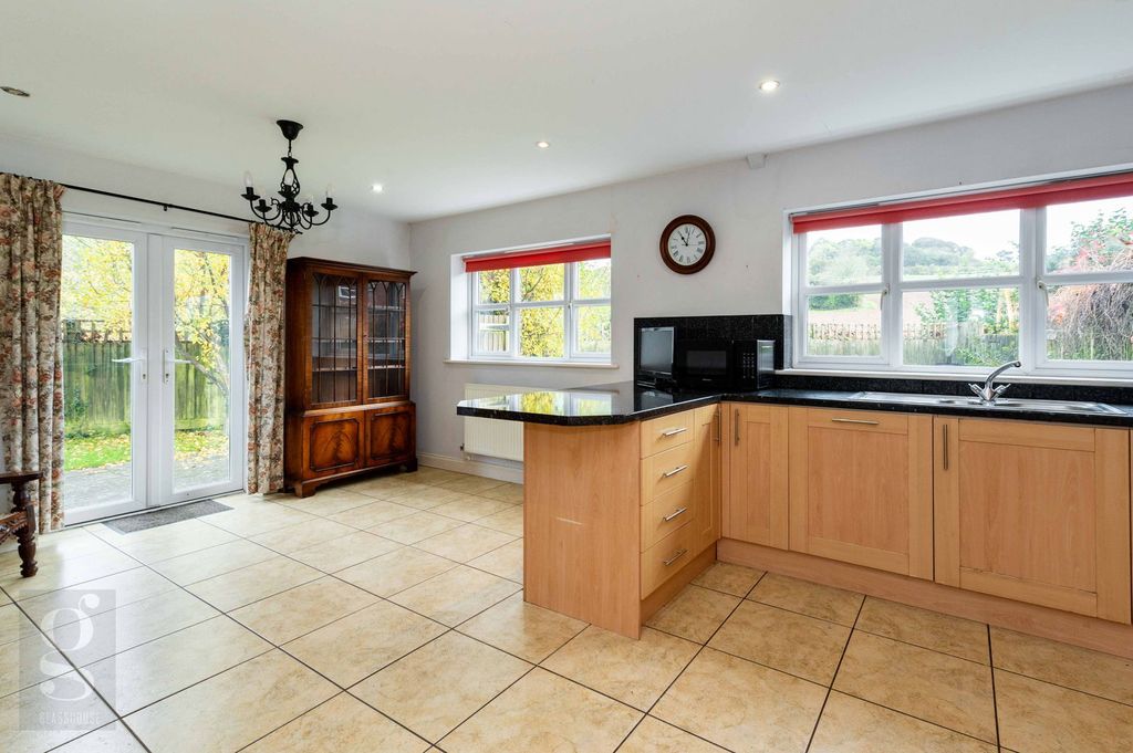 Property photo 3 of 26