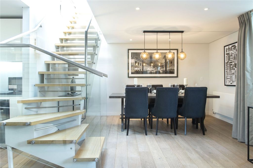 Property photo 3 of 16 Picture No. 02