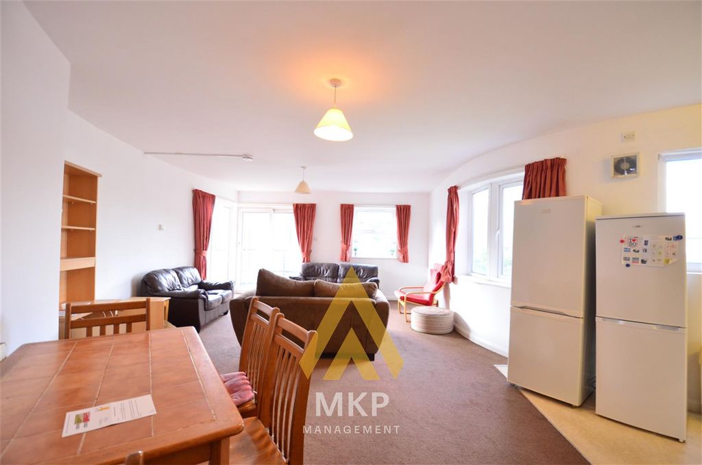 Property photo 2 of 13 2.Png