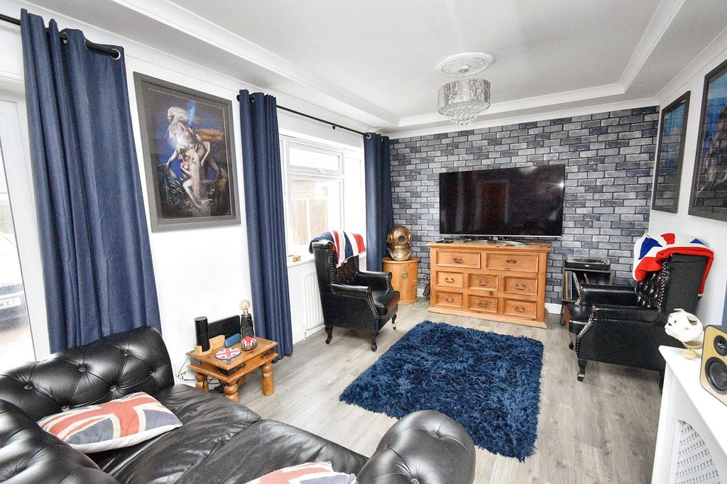 Property photo 3 of 18