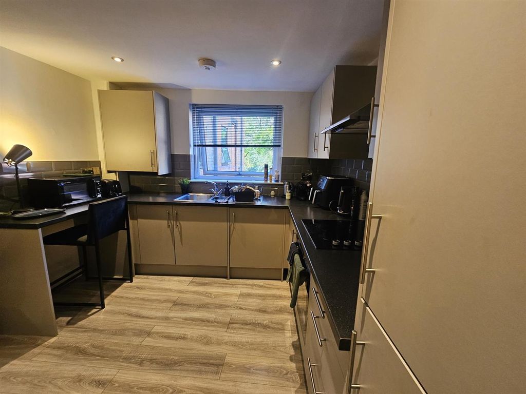 Property photo 2 of 9 1000051175.Jpg