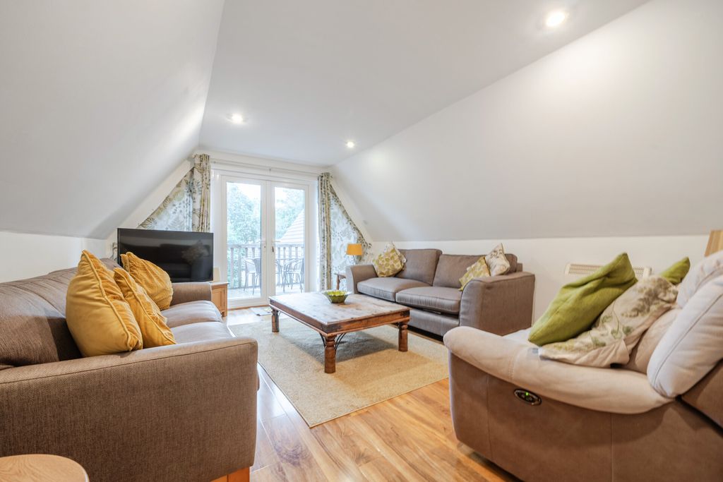 Property photo 2 of 23 1516411-4-1A08ba0...