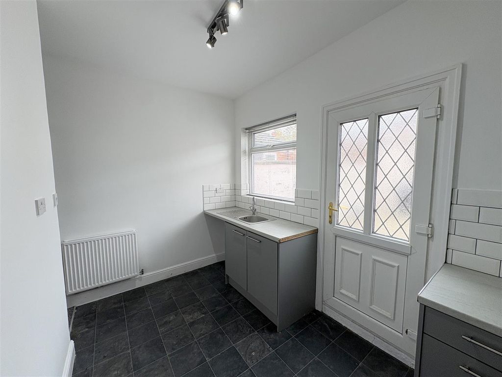 Property photo 3 of 9 Kitchen/Breakfast Room