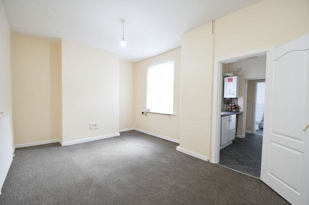 Property photo 3 of 9