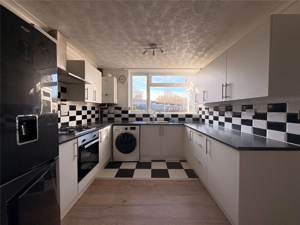 Property photo 2 of 19 Picture No. 05