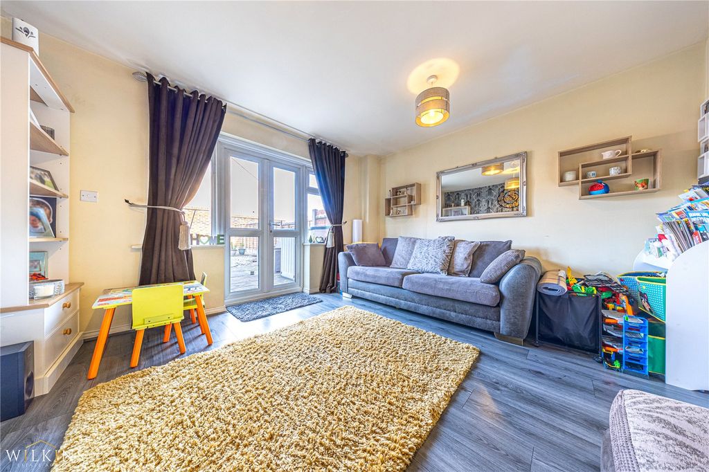 Property photo 3 of 27 Picture No. 20