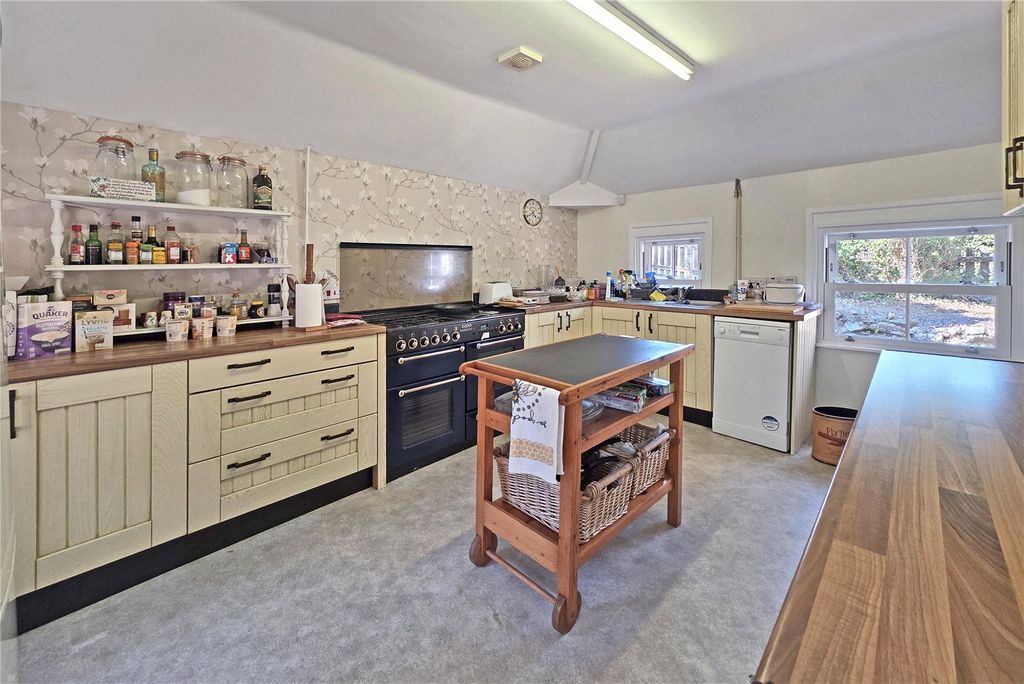Property photo 3 of 22 Kitchen