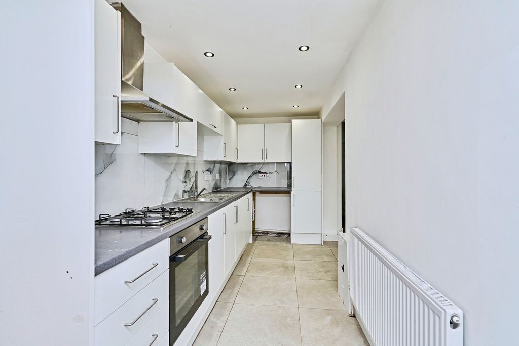 Property photo 3 of 22 Pbox-Img.Jpg