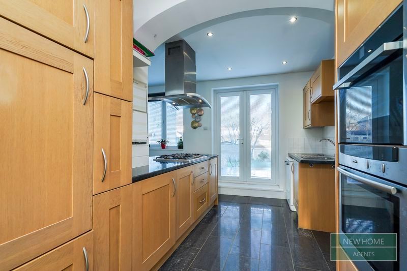 Property photo 2 of 22 Photo 12