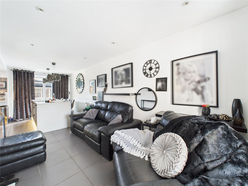 Property photo 3 of 27 Picture No. 08