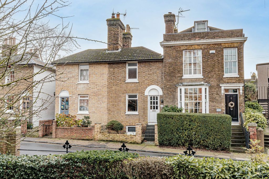 Property photo 1 of 19 Front (1)