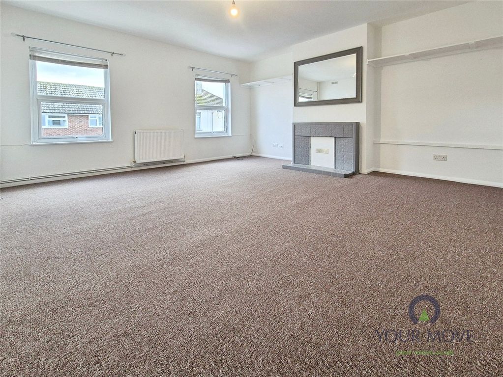 Property photo 2 of 8 Lounge