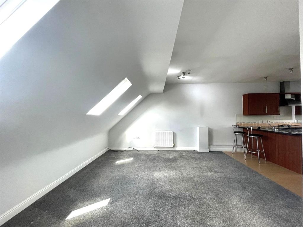 Property photo 2 of 13 Lounge Area (Open-Plan)