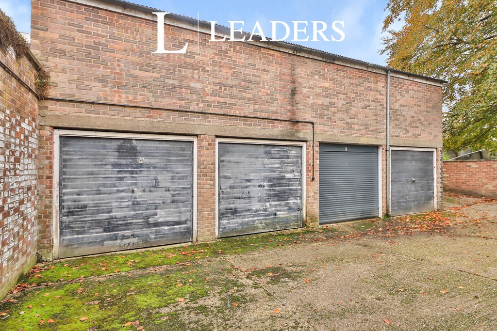 Property photo 1 of 10 Front
