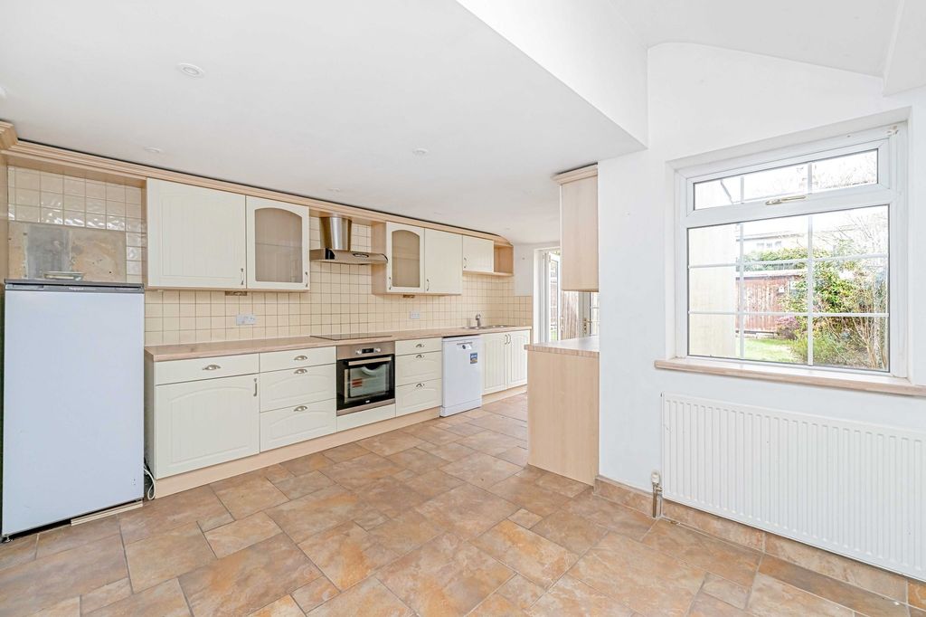 Property photo 3 of 22