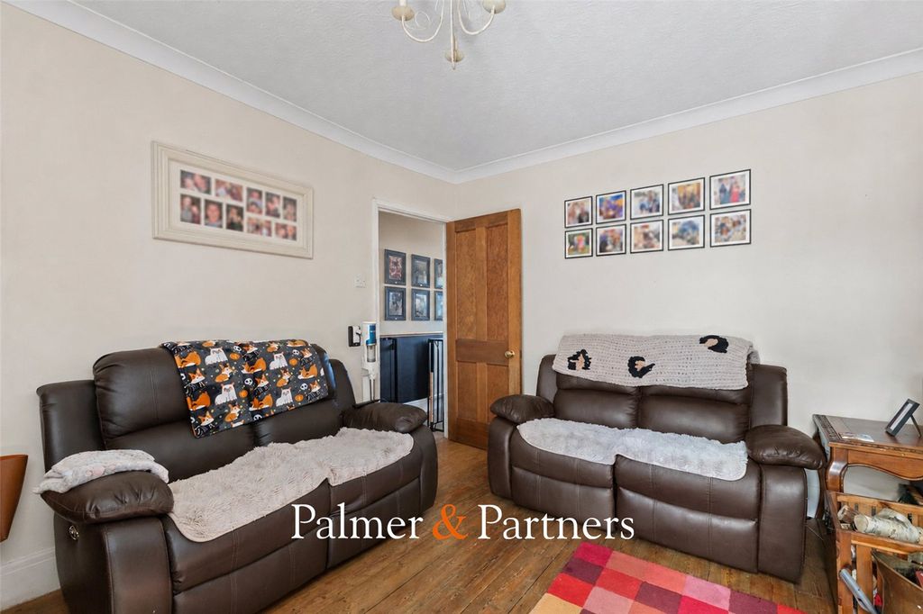 Property photo 3 of 24 Picture No. 06