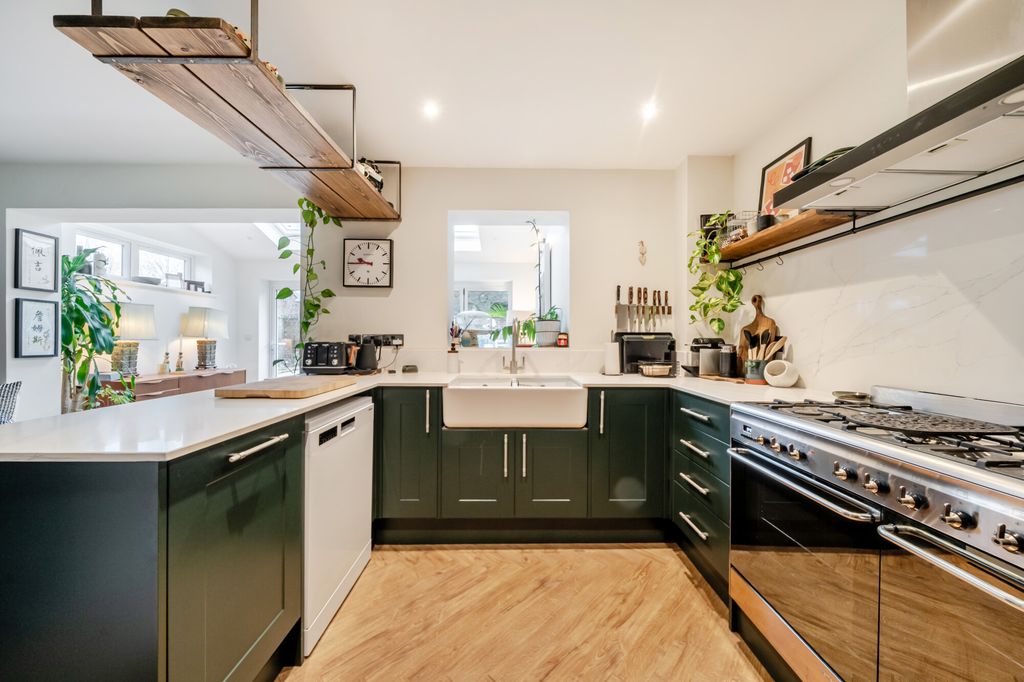 Property photo 3 of 9 3