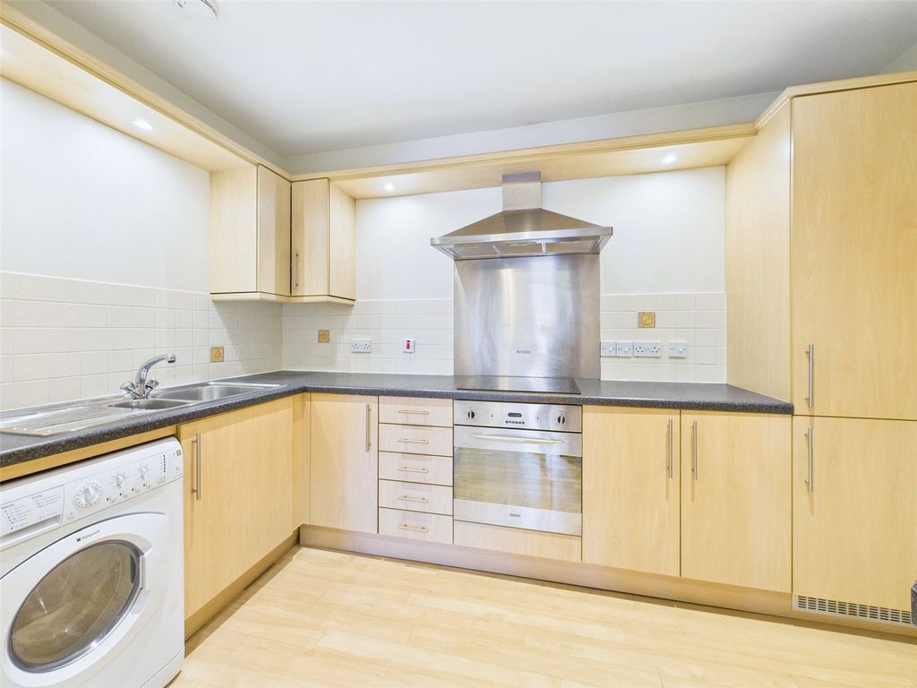 Property photo 2 of 7 Picture No. 15