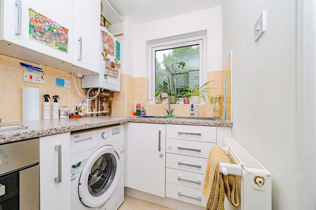 Property photo 2 of 12